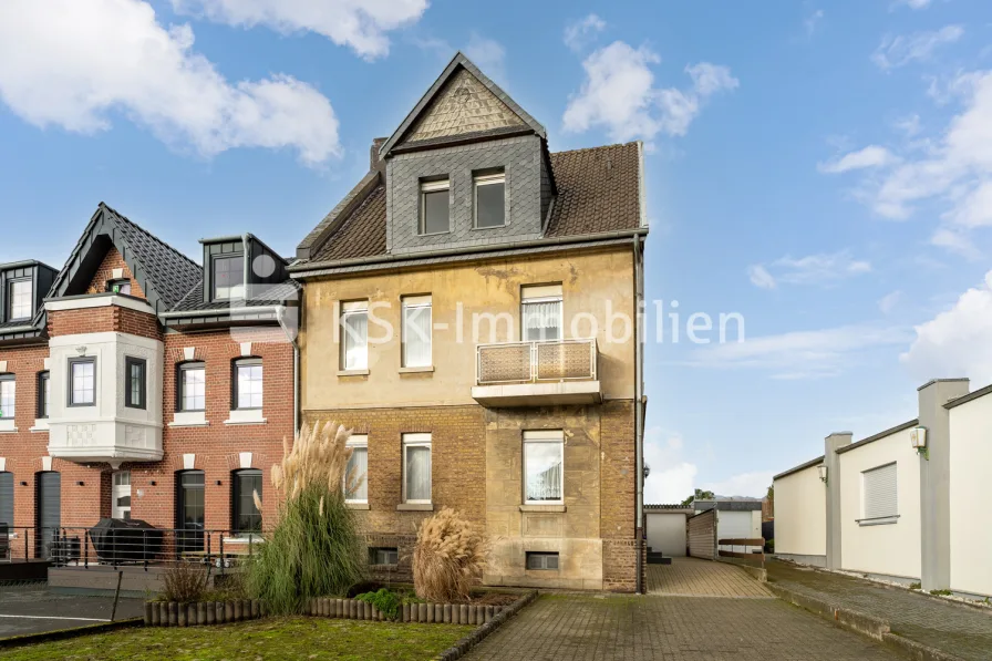 146082 Vorderansicht - Haus kaufen in Erftstadt / Liblar - Viel Platz für Familien - Ein Haus mit Geschichte und Zukunft.