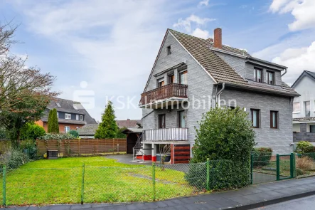 138447 Außenansicht - Haus kaufen in Sankt Augustin / Buisdorf - Freistehendes Zweifamilienhaus in Buisdorf!