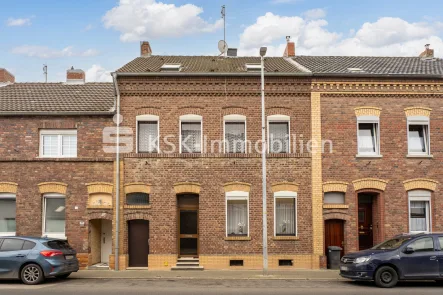 149408 Vorderansicht  - Haus kaufen in Elsdorf - Toller Altbau und ganz viel Platz für die Familie im Herzen von Elsdorf!