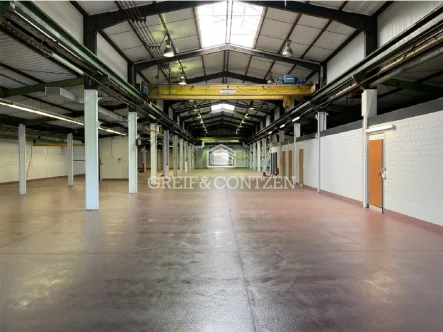 Innenansicht Halle 1 online - Halle/Lager/Produktion mieten in Burscheid - Produktionshalle mit integrierten Büroflächen  | kurzfristig verfügbar