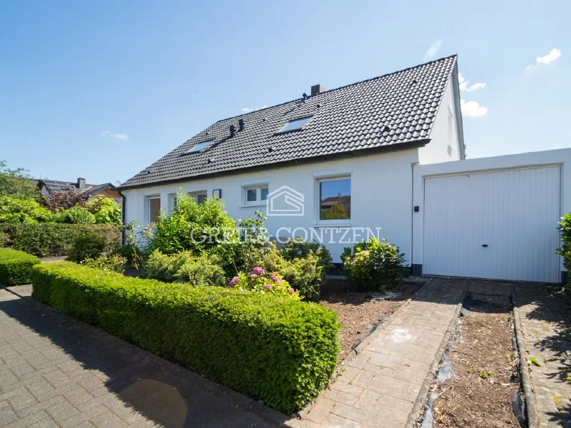 Titelbild - Haus kaufen in Wesseling - Vollständig kernsaniertes Einfamilienhaus in begehrter Wohnlage