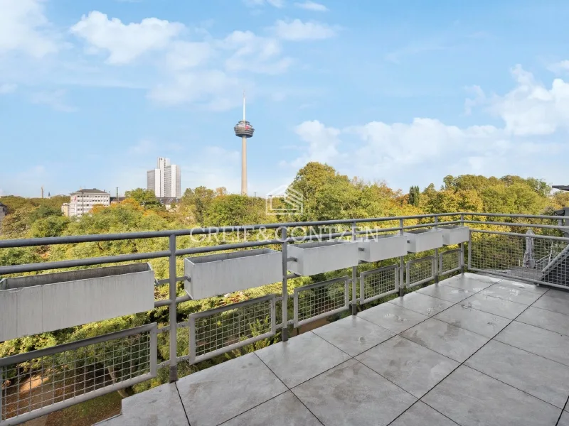 Titelbild - Wohnung kaufen in Köln - Charmante Maisonette - Wohnung mit unverbaubarem Blick in den Kölner Stadtgarten