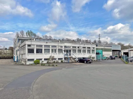 Gebäudeansicht - Halle/Lager/Produktion mieten in Bergisch Gladbach - Lager- / Produktionshalle mit Kranbahn | optionale Bürofläche