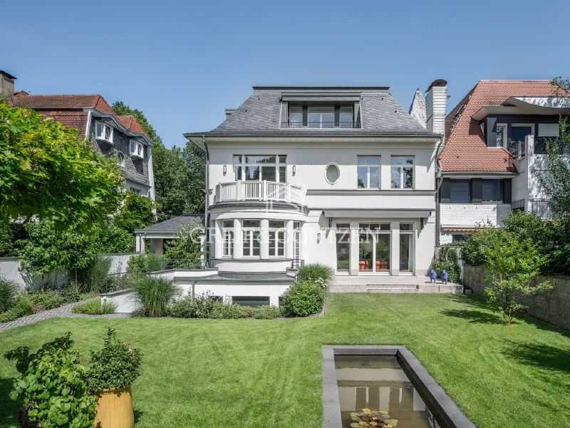 Ansicht - Haus kaufen in Köln - Klassische Villa in höchster Neubauqualität