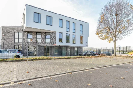 Seitenansicht - Büro/Praxis mieten in Hürth - Moderne Büroetage im Neubau-Erstbezug mit Aufzug * im Gewerbegebiet * Aufzug * 2 WC  * Stellplatz