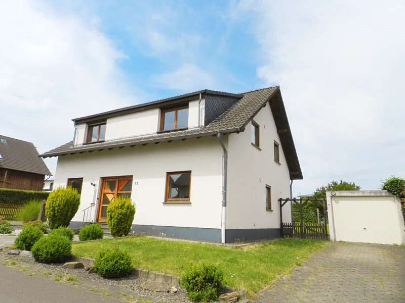 Garage - Haus kaufen in Longkamp - Top-Preis-Leistungsverhältnis!Ein- bis Zweifamilienhaus mit  Garten, Garage und Carport