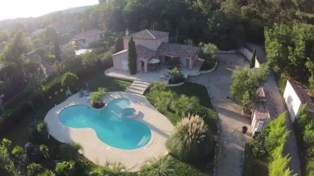 1673812131-Aot2016Vuearienne.JPG - Haus kaufen in Nans-les-Pins - Villa mit Pool in wunderschöner Umgebung
