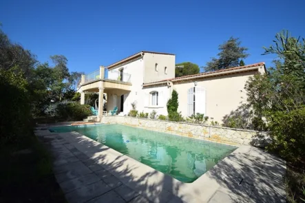  - Haus kaufen in Saint-Raphael - Charmante 5-Zimmer-Villa mit Pool und Meerblick