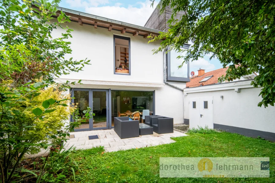  - Haus kaufen in Mommenheim - Doppelhaushäflte in schöner Lage mit modernen Wohnakzenten, schick gestaltet durch einen Architekten