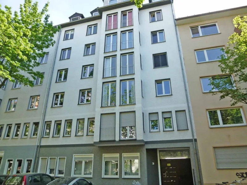 Hausansicht von vorne - Wohnung mieten in Mainz - Gut geschnittene 2-Zimmer-Wohnung in bester Neustadtlage.