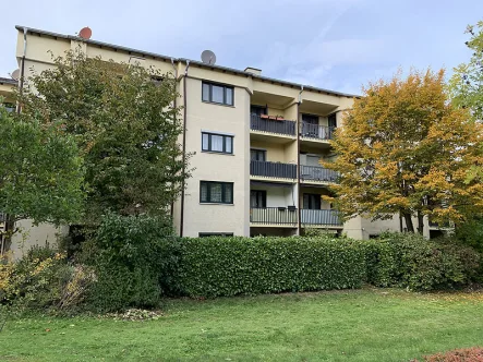 Hausansicht - Wohnung kaufen in Mainz - Seltene 4,5 Zimmer-ETW mit TG-Stellplatz im begehrten Mainz-Bretzenheim
