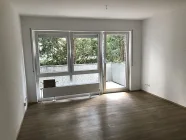 EG links, Wohnzimmer mit Balkon