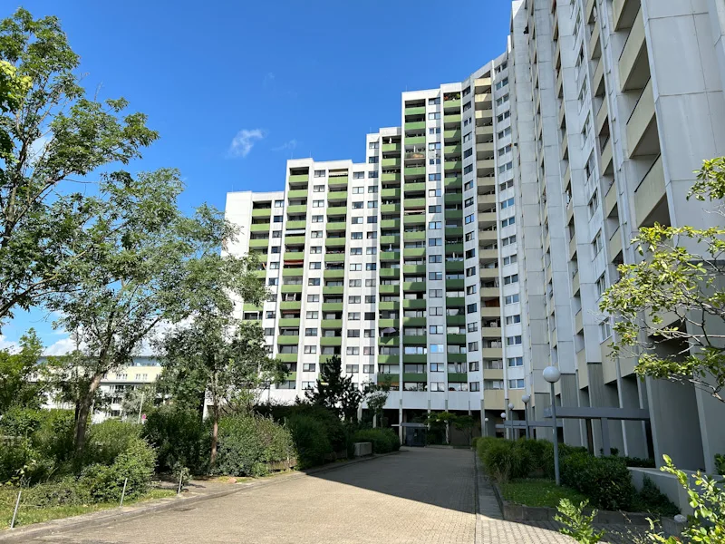 Hausansicht - Wohnung kaufen in Mainz - Gepflegte 3 Zimmer-ETW mit Balkon und TG im beliebten Mainz-Gonsenheim