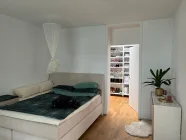 Schlafzimmer mit Zugang ...