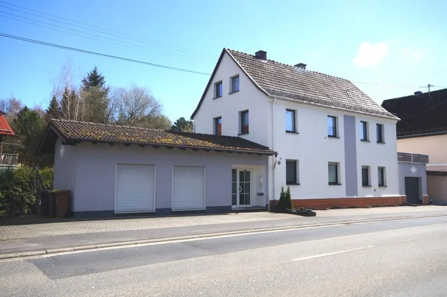 Ansicht - Haus kaufen in Niederahr - Niederahr, renoviertes Wohnhaus mit Anbau *VIRTUELLE 360° BESICHTIGUNG AUF ANFRAGE*