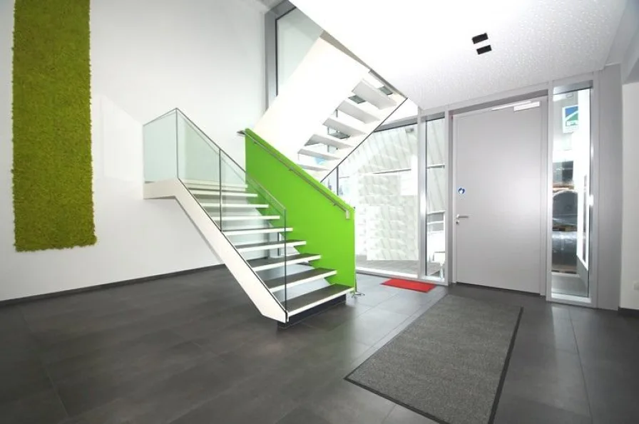 Eingangsbereich - Büro/Praxis mieten in Dernbach - Dernbach, hochwertige Bürofläche im Erdgeschoss *VIRTUELLE 360° BESICHTIGUNG ONLINE*