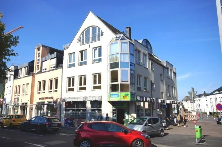 Ansicht - Büro/Praxis mieten in Montabaur - Montabaur, Praxis-/ Büroräume mit Schlossblick *VIRTUELLE 360° BESICHTIGUNG AUF ANFRAGE*