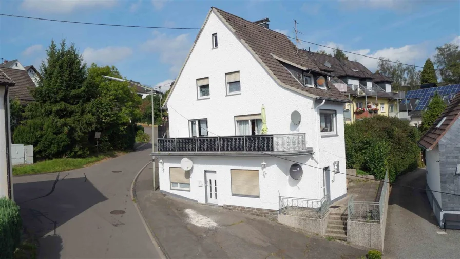 Wohnhaus in Wiedenest mit 5 Appartements - Zinshaus/Renditeobjekt kaufen in Bergneustadt - 7 % Rendite: Wohnhaus mit 5 Appartements in Bergneustadt-Wiedenest