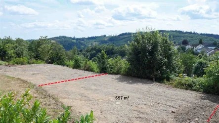 ein Grundstück wie eine Aussichtsplatform - Grundstück kaufen in Morsbach , Sieg - Auch ohne Keller bebaubar: Baugrundstück auf einem Höhenplateau über Morsbach