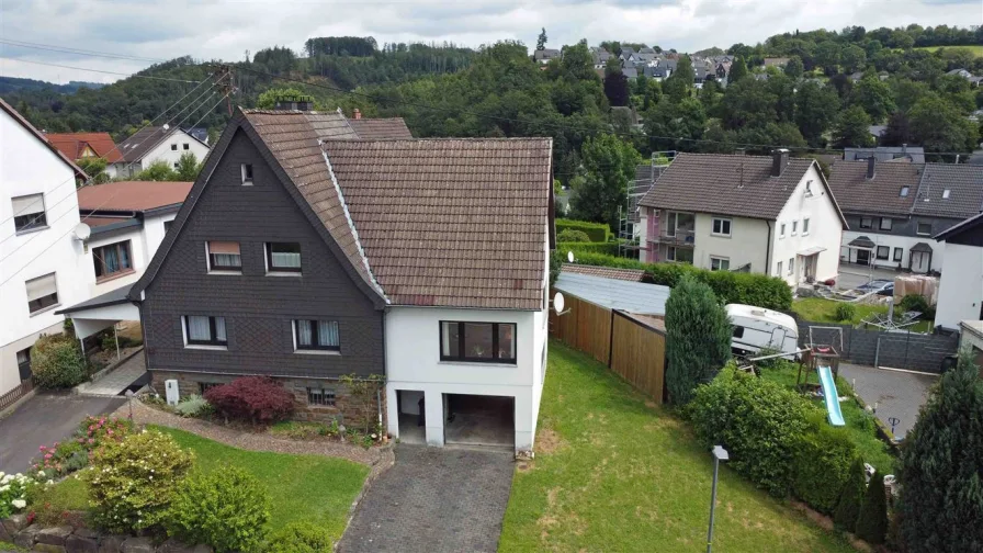 Wohnhaus auf 540 m² Grundstück - Haus kaufen in Morsbach , Sieg - Ideal für die Familie: Großes, gepflegtes Wohnhaus in Morsbach