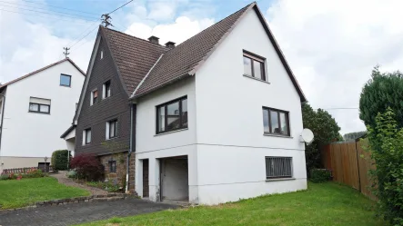 Wohnhaus (Bj. 1954) mit Anbau (Bj. 1967) - Haus kaufen in Morsbach , Sieg - Von Familie - für Familie: großes Wohnhaus zwischen Schul- und Einkaufszentrum in Morsbach