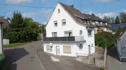 Wohnhaus in Wiedenest mit 5 Appartements - Haus kaufen in Bergneustadt - Wohnhaus mit 5 Wohneinheiten in Bergneustadt-Wiedenest