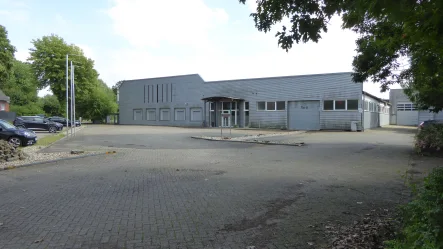 Einfahrt  - Halle/Lager/Produktion mieten in Steinfurt - 6495 m² Hallen, Büros, Werkstatt und 15000 m² Freifläche in Steinfurt- Borghorst  