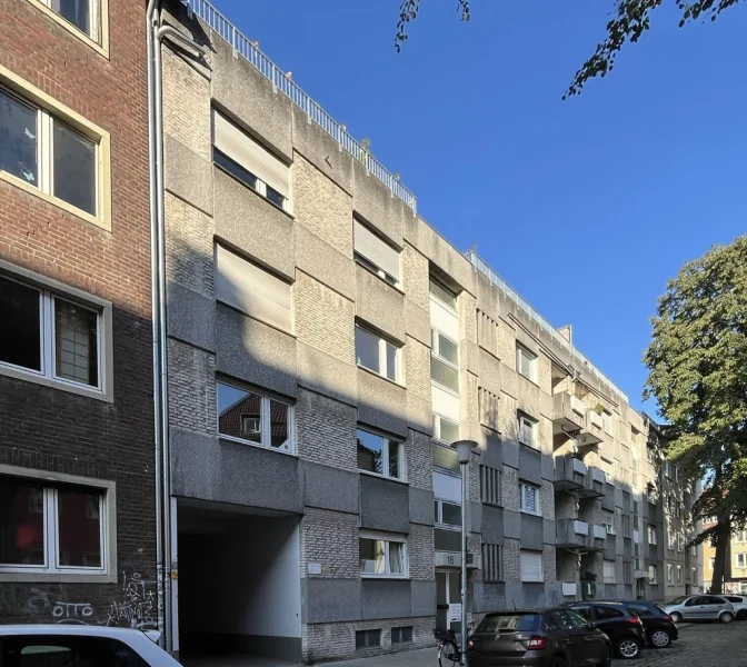 Ansicht mit Durchfahrt - Wohnung kaufen in Münster - Im beliebten Hafenviertel!