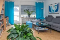 3300 OG Wohnzimmer mit Balkonzugang