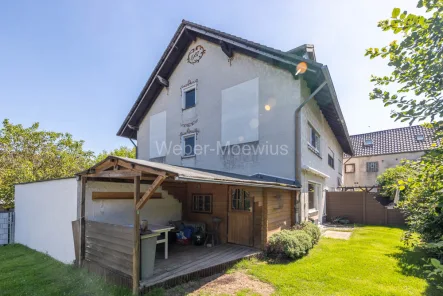 3321 Ansicht Gartenhaus und Freisitz - Haus kaufen in Hennef / Heisterschoß - Reihenendhaus in ruhiger und naturnaher Lage mit Terrasse und Garten