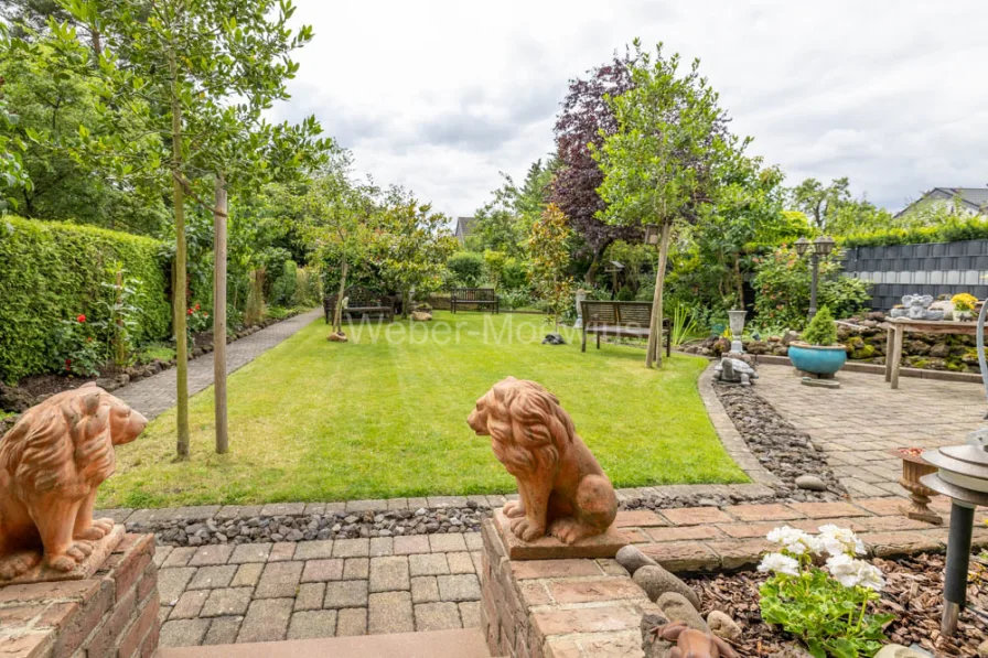 3324 EG Zugang zum Garten - Haus kaufen in Bergisch Gladbach - Gartenoase in begehrter Lage mit Garage und Carport