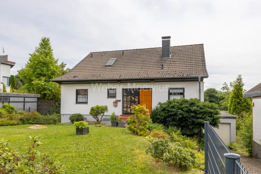 3327 Frontansicht - Haus kaufen in Neunkirchen-Seelscheid / Mohlscheid - *IHR NEUES ZUHAUSE* freistehendes Einfamilienhaus mit großem Garten und Garage in naturnaher Lage