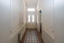 3330 Eingangsflur Altbau b