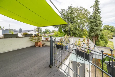 3338 OG Balkon - Haus kaufen in Köln - Schickes Einfamilienhaus mit Einliegerwohnung, Terrasse, Balkon, schönem Garten + 2 Stellplätzen