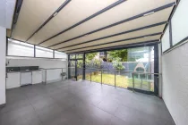 3341 überdachte Terrasse a