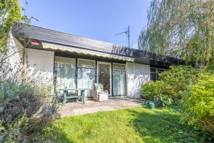 3344 Terrasse a - Haus kaufen in Meckenheim - Großzügiger Bungalow mit Anbau, schönem Garten und sonniger Terrasse