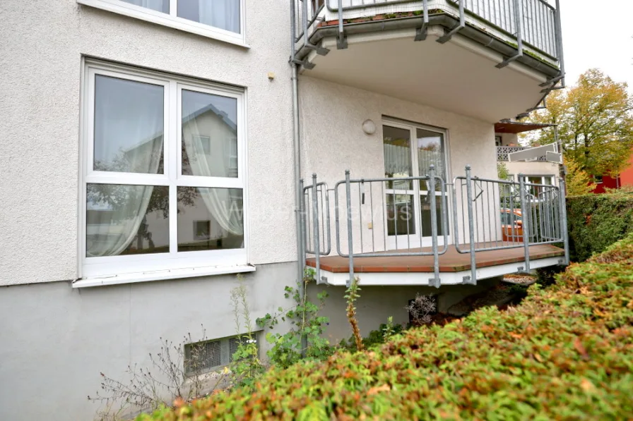 3352 Aussenansicht Balkon - Wohnung kaufen in Bonn / Mehlem - 2-Zimmer-Wohnung mit überd. SW-Balkon und TG-Stellplatz / sehr gepflegt + hell in zentraler Lage