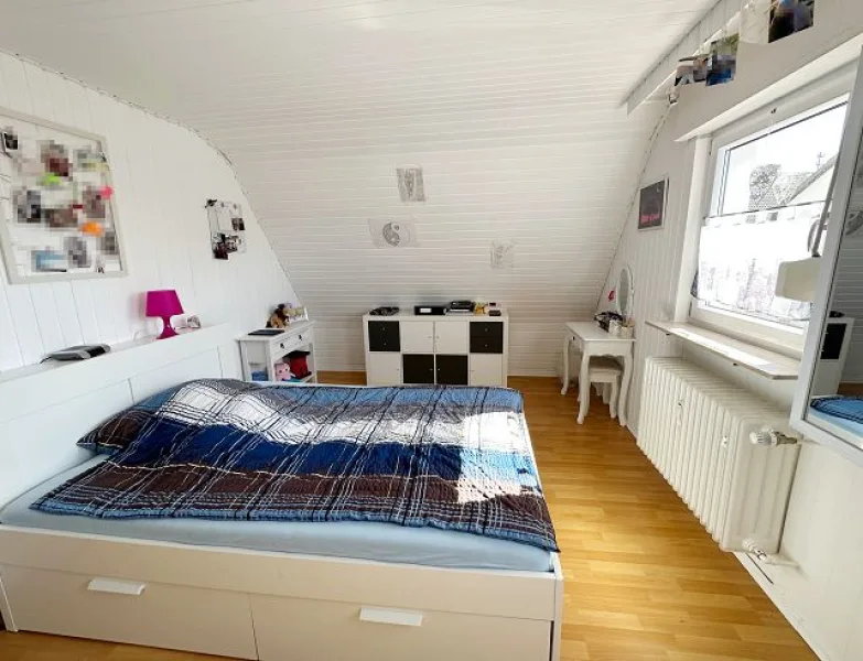 Schlafzimmer 1 Vorderhaus OG