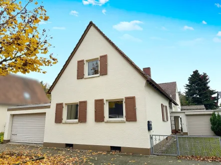 Straßenansicht - Haus kaufen in Schifferstadt - Viel Platz für die Familie in zwei miteinander verbundenen  Häusern mit Garten in beliebter Lage