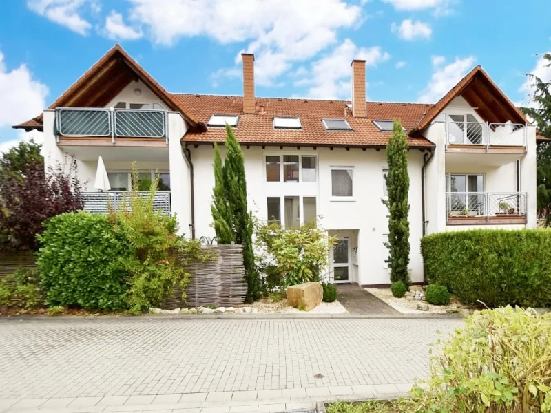 Straßenansicht - Wohnung mieten in Neustadt an der Weinstraße / Haardt - Stadtnahe 2-Zimmer-Wohnung im DG mit Balkon und Garage in gepflegtem Mehrparteienhaus in NW-Haardt