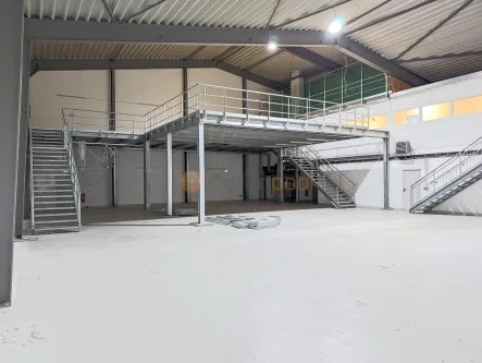  - Halle/Lager/Produktion mieten in Kelsterbach - Gewerbehalle 708  m²  + 230 m² Büroflächen 65451 Kelsterbach Nahe Flughafen PROVISIONSFREI zu verm.