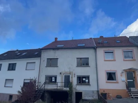 Bild1 - Haus kaufen in Mandelbachtal - Handwerkerhaus in ruhiger Lage, Heckendahlheim