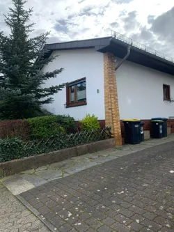 Bild1 - Haus mieten in Spiesen-Elversberg - frei stehendes Einfamilienhaus in ruhiger Sackgasse,  Elversberg