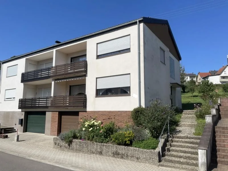 Bild1 - Haus kaufen in Saarbrücken - großzügiges Einfamilienhaus mit Garten und Garage,Saarbrücken-Bischmisheim