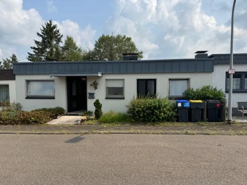 Bild1 - Haus kaufen in Saarbrücken - großzügiges Einfamilienhaus in toller Lage mit Ausblick