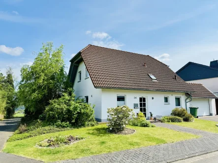 Außenansicht - Haus kaufen in Breitscheid - Freistehendes Einfamilienhaus in Breitscheid-Hochscheid