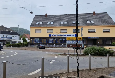  - Laden/Einzelhandel mieten in Schmelz  - 1A Top Lage! Ladenfläche an stark befahrenem Kreisverkehr