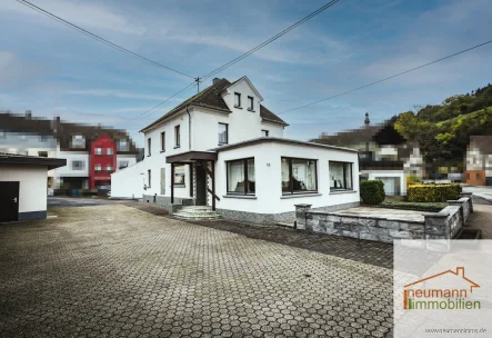 Straßenansicht - Haus kaufen in Niederbreitbach - Willkommen in Ihrem neuen Zuhause in Niederbreitbach!