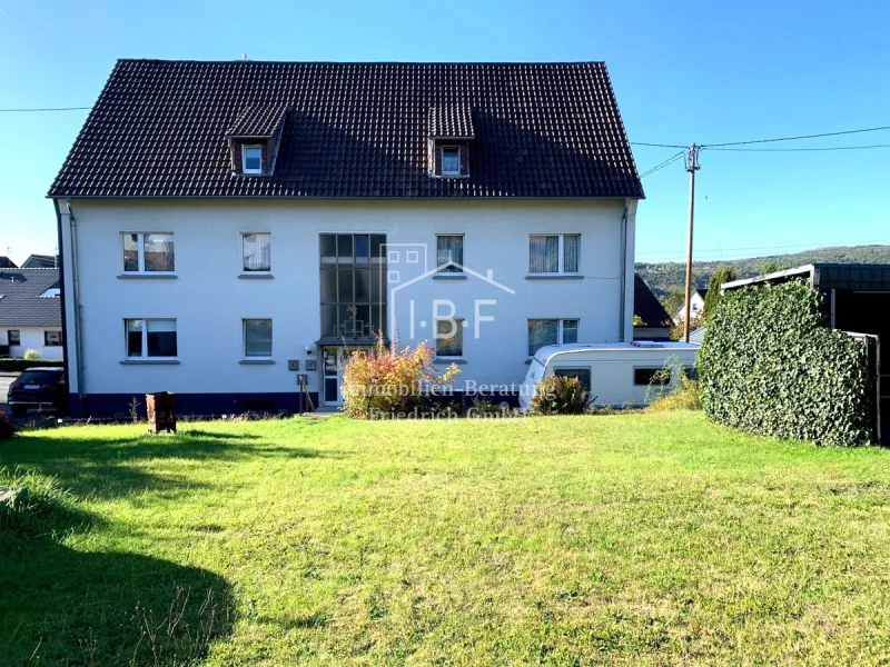 Außenansicht - Wohnung mieten in Kirchen - Helle 3-ZKB Wohnung in Kirchen mit Gemeinschaftsgarten und Garage