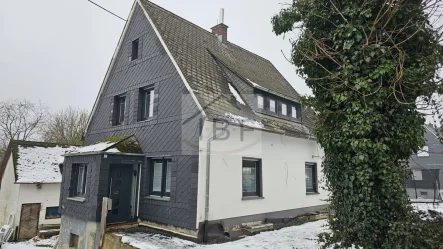 Aussenansicht - Haus kaufen in Netphen / Hainchen - Saniertes Einfamilienhaus in Netphen-Hainchen!